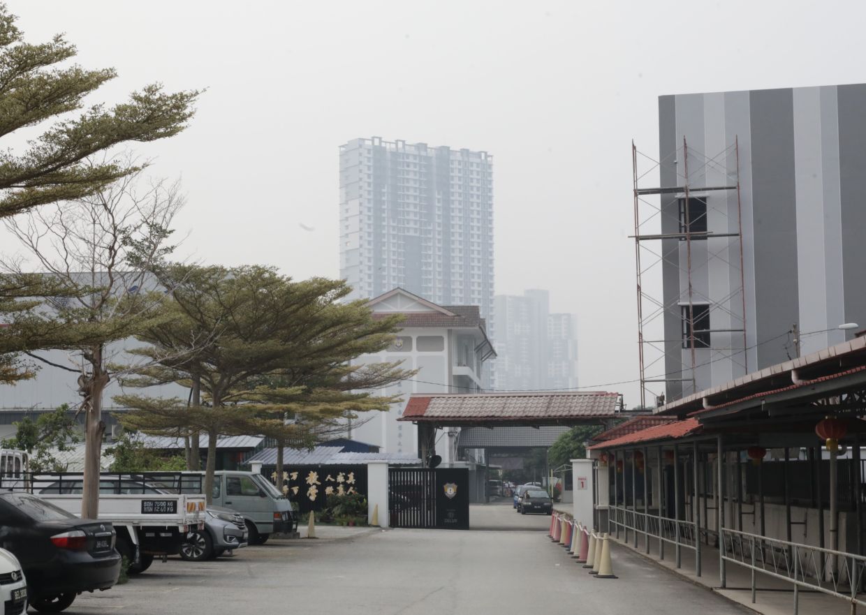 Haze: 22 areas record unhealthy API as at 8am, Johor still worst hit