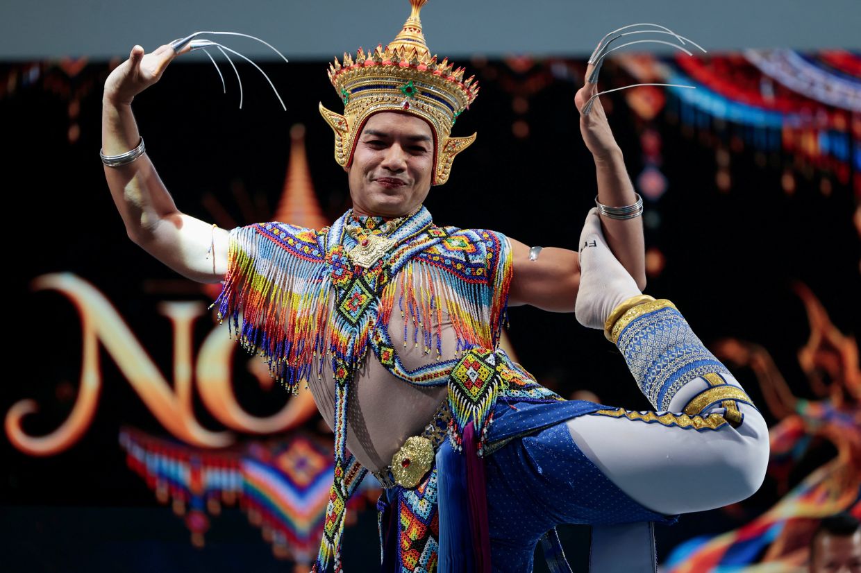 A dancer performs during the IMF/World Bank 2026 Annual Meetings at the Queen Sirikit National Convention Center (QSNCC) in Bangkok, Thailand, on Monday, October 12, 2026. --Photo: REUTERS/Patipat Janthong