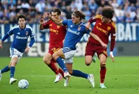 Soccer-Lazio keep pace at the top, Juve, Milan and Roma all held