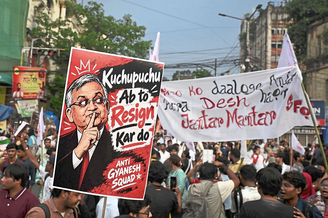 Disruption grinds Delhi to a halt