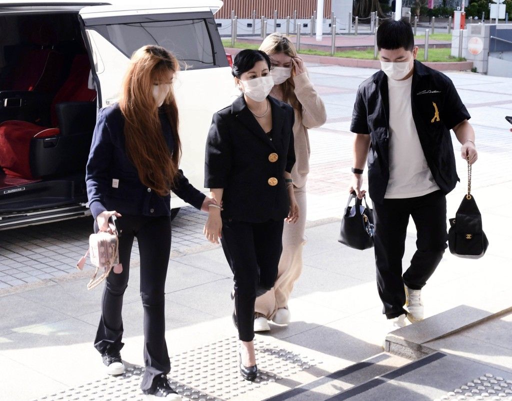 Hong Kong socialite Abby Choi Tin-fung’s mother (middle) told the High Court that her daughter’s former husband, Alex Kwong Kong-chi, had done little business on the mainland and had spent money recklessly, as the murder trial entered its 14th day. -- | The Standard Hong Kong 