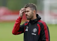 Soccer-Carrick backs Man United to emerge from rough spell ahead of Atletico test
