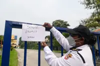 Parents having a hard time with school closures