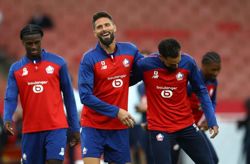 Soccer-Arsenal suffer unprecedented double injury setback, says Arteta