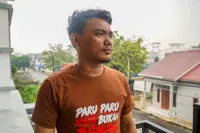 Indonesians on fire-ravaged island sue state for clean air