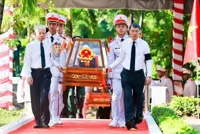 Vietnam PM attends memorial service for 731 fallen soldiers in Ho Chi Minh City