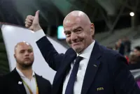 Soccer-Infantino faces FIFA rebels in Zurich after failed World Cup stake sale