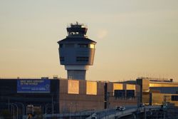 Lawmakers ask FAA to pause use of new AI tool in DC-area flight management