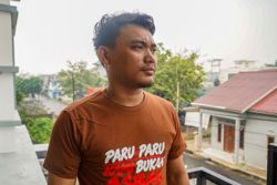 Indonesians on fire-ravaged island sue state for clean air