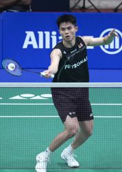 Justin through to third round at home meet
