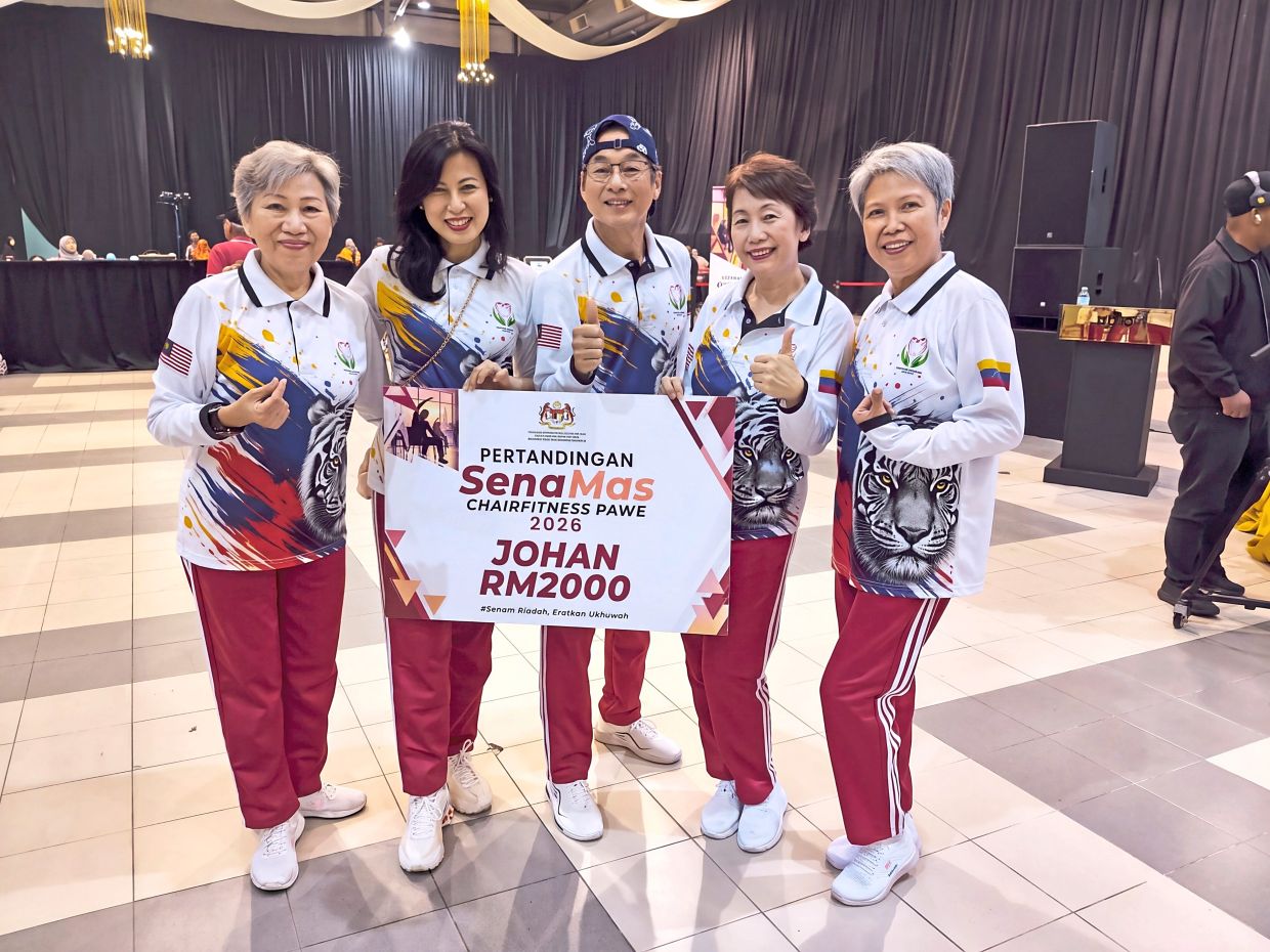 (From left) Segambut Golden Groovers Suat Foon, Yeu Shiou, Teoh, Tan and Tang celebrating their win.