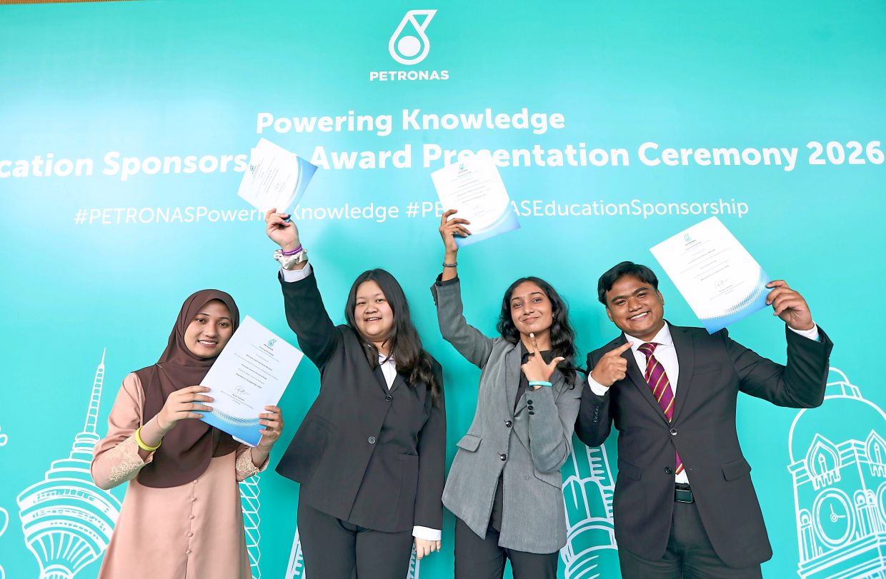 (From left) Batrisyia, Jen, Yeshvikta and Ahmed Asif are among the 600 recipients of this year’s PETRONAS Powering Knowledge education sponsorship programme.