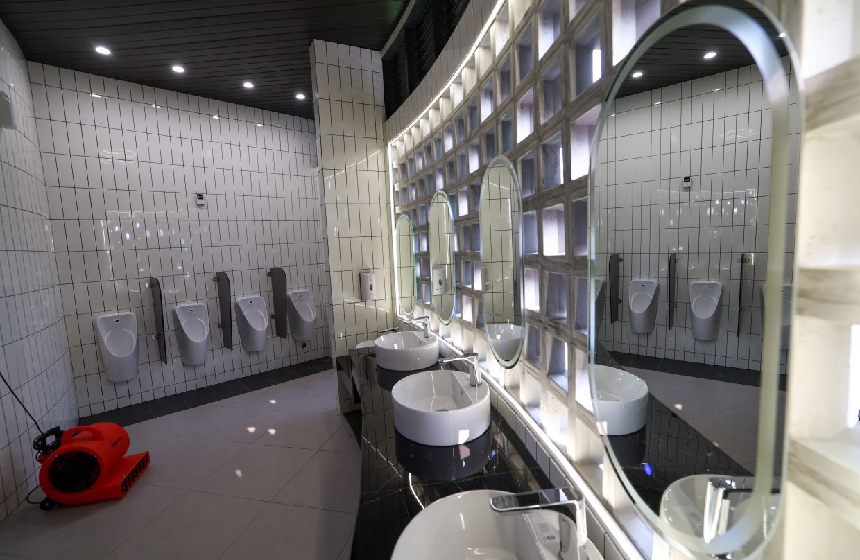 The public toilet is equipped with a variety of smart technology including automatic seat covers and flushing systems, touchless taps and soap dispensers, and an IoT-based fragrance system. — Bernama