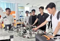 Vietnam's Party official calls for urgent actions to achieve over 10% economic growth