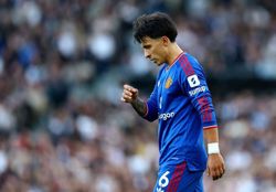 Soccer-Martinez stands by Man Utd criticism after Atletico defeat