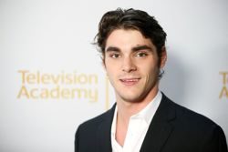 RJ Mitte said manager caused him to lose most of his ‘Breaking Bad’ earnings