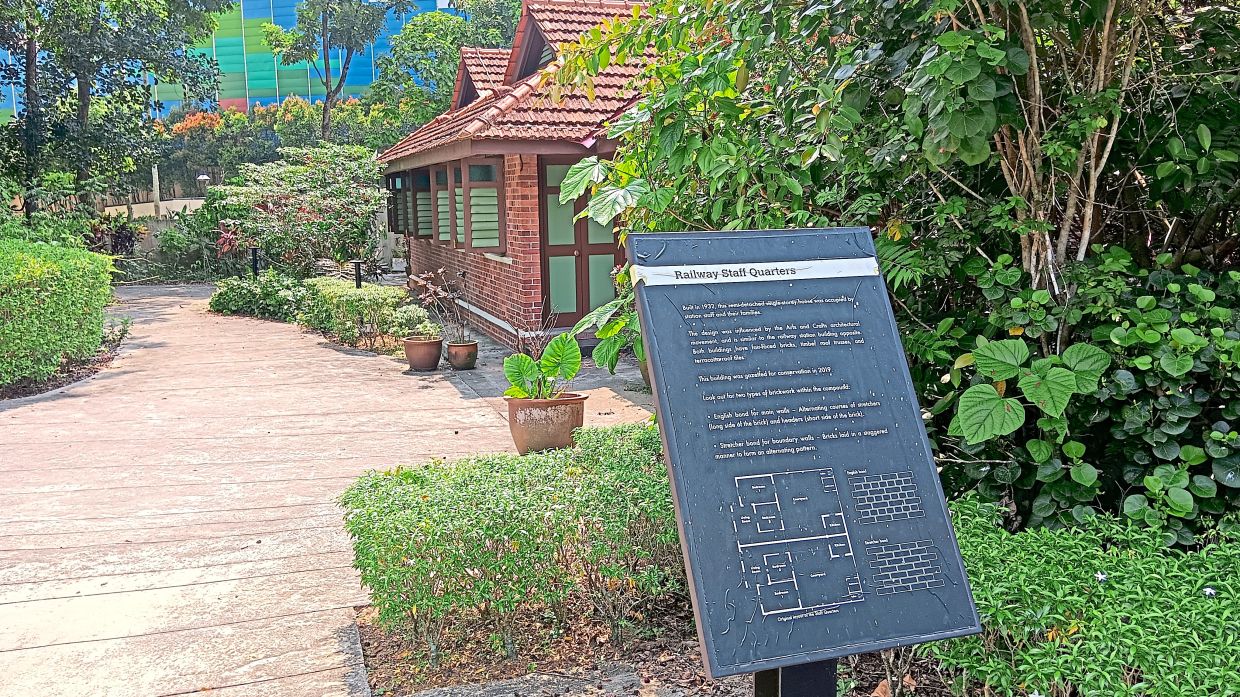 Former railway staff housing turned into a cafe, offering a quick bite and glimpse into the past for railway enthusiasts.