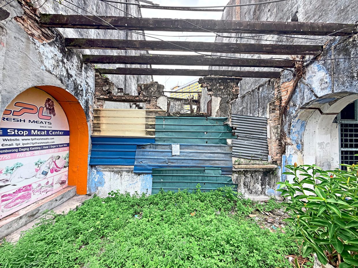 An abandoned building in Little India proving to be an eyesore, and said to be a breeding ground for pests.
