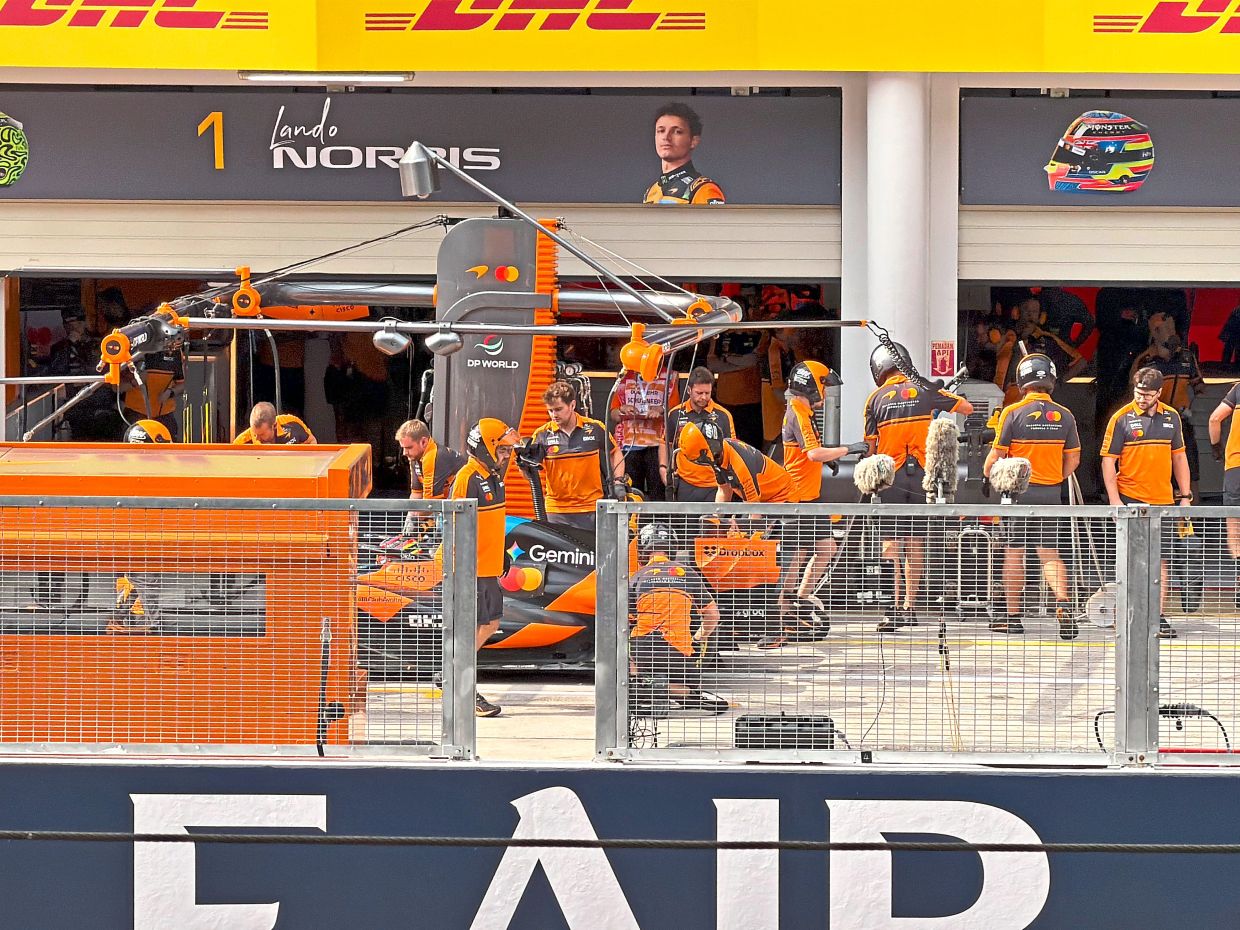 Lando Norris’s crew at Sepang.