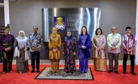Queen attends royal operetta: 'Raja dan Rakyat Berpisah Tiada'