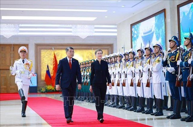 Prime Minister Le Minh Hung presided over an official welcome ceremony for his visiting Liechtenstein counterpart Brigitte Haas in Hanoi. - Photo: VNA/VNS