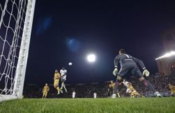 Soccer-Inter earn 3-1 comeback win at Bologna, Roma beat Genoa 2-0