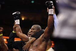 Boxing-Dubois stops Wardley in second round to retain WBO heavyweight title