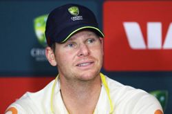 Cricket-Australia's Smith says head blow left him anxious in first test concussion scare