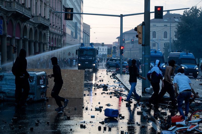 Milan police clash with protesters over cost of living