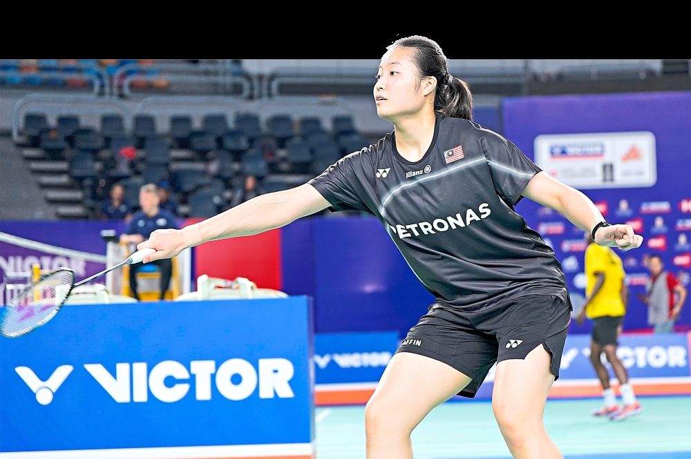 Low Zi Yu and Genevie Lim win World Junior girls' doubles gold