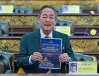 Students under Sarawak’s free tertiary education scheme are not bonded, says Sagah