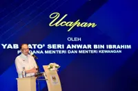 Anwar sings Doris Day classic when asked about upcoming haze meeting