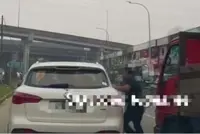 QuickCheck: Did a man repeatedly punch a car during a road rage incident in JB?