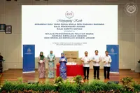 Queen donates 500,000 face masks to Johor schoolchildren