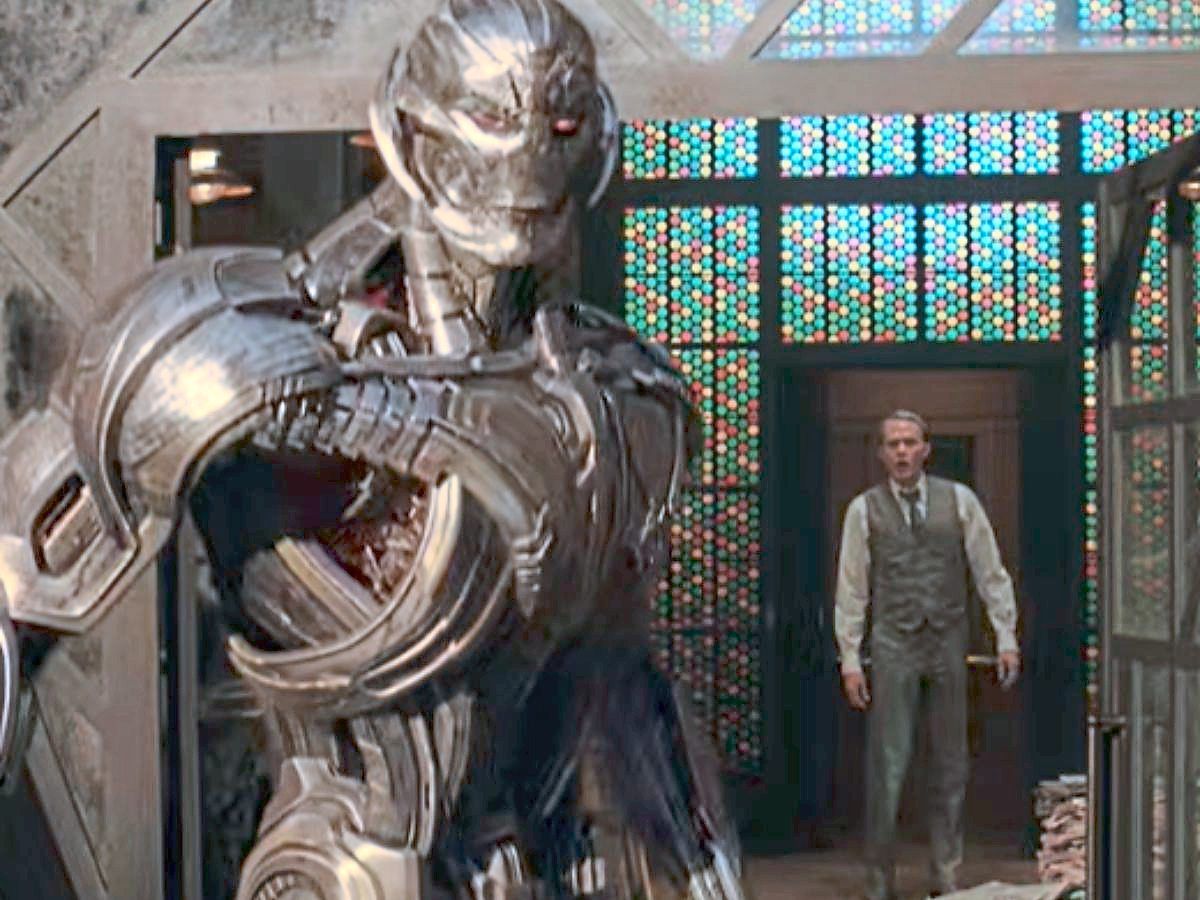 Do androids dream of eclectic creeps? Yes they do, especially if they have a sinister, megalomaniacal 'dad'.