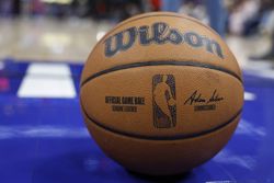 Basketball-Euroleague CEO still open to NBA Europe deal, warns against market fragmentation