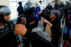 Blame game erupts between Jakarta and provinces as Indonesia fires rage