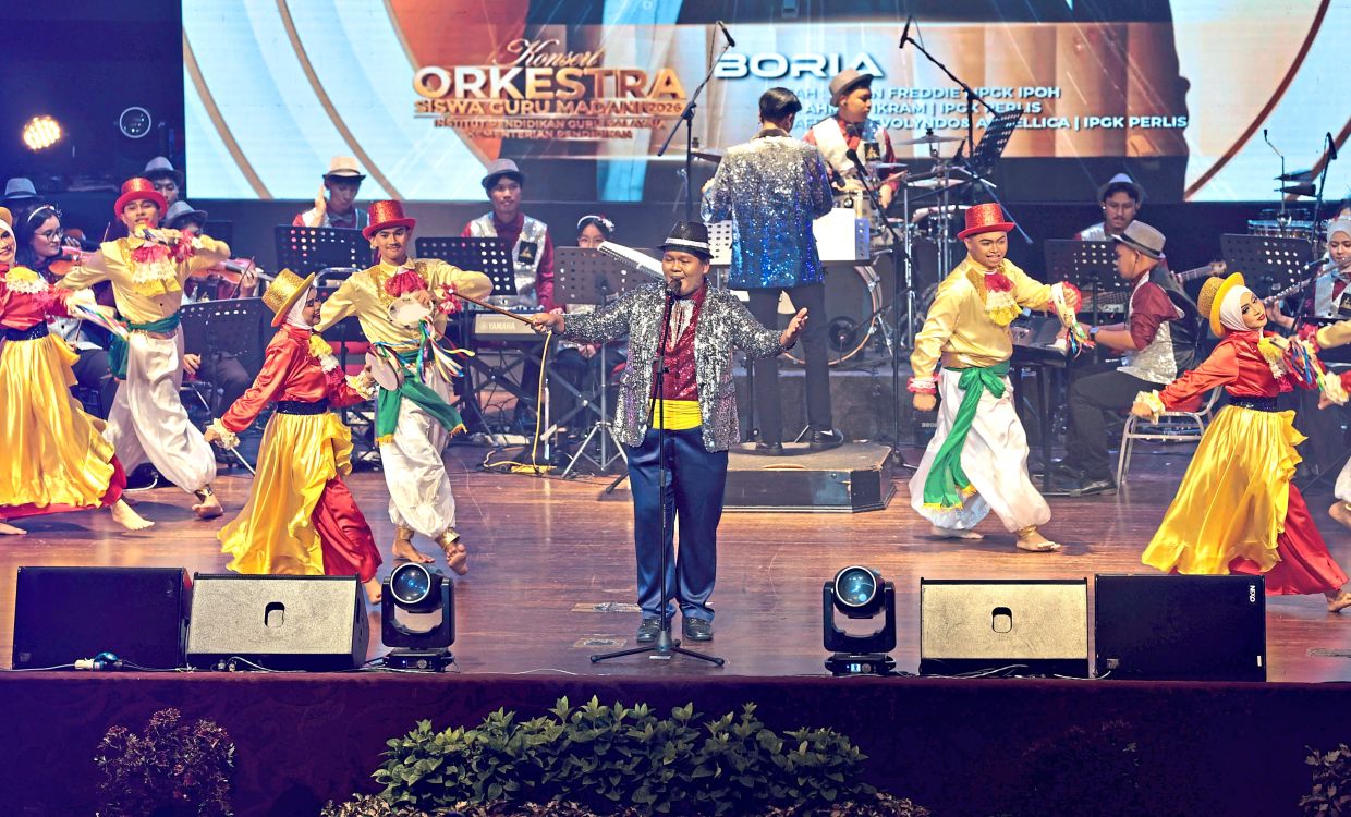 A Boria routine adding colour and tradition to the Madani Trainee Teachers Orchestra Concert 2026 in Penang. — Filepic