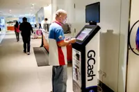 Record Manila IPO lifts fintech GCash owner