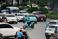 Vietnam eyes remote work, online classes as air quality worsens