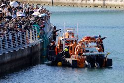 Busan to make third attempt to guide shark back to sea