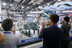 China plans new policies to accelerate smart manufacturing