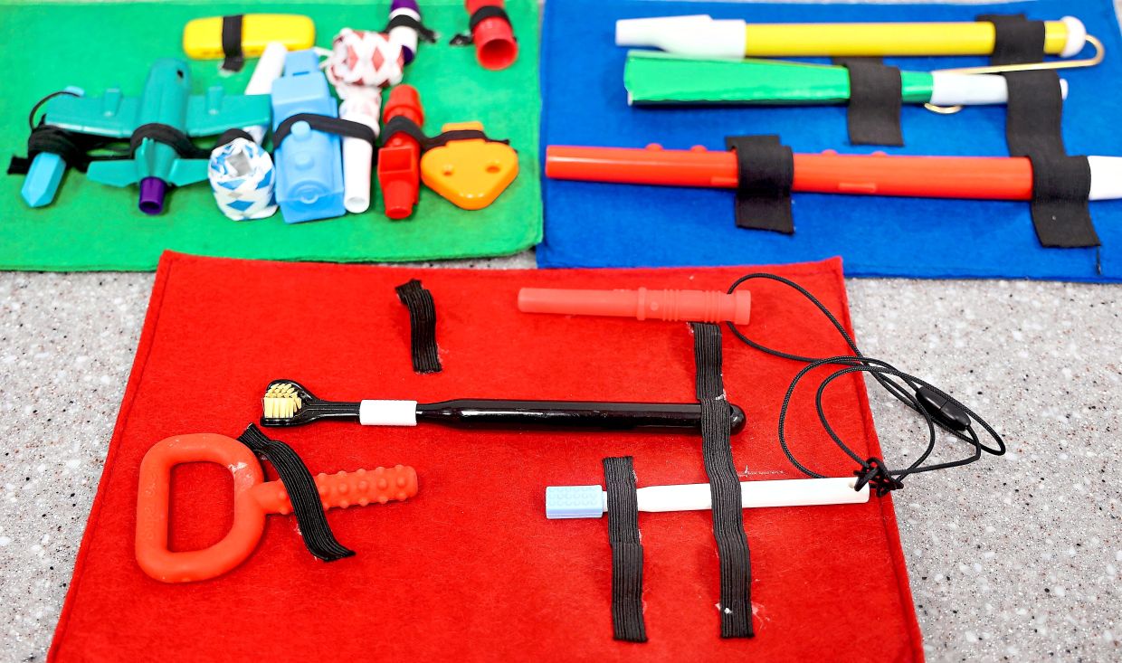 Toys offering different sensory experiences can help children with autism feel calmer and more comfortable in dental clinics.
