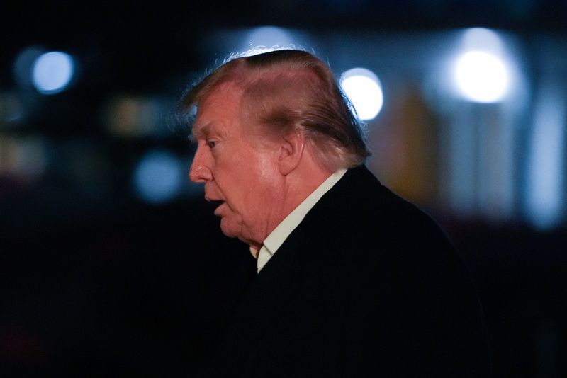 Trump Campaigns in Iowa to Bolster Republicans in Battleground Midterm Races