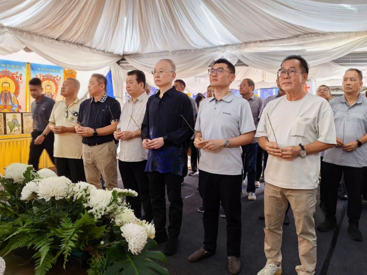 Dr. Wee trauert um Tan Sri Lim Sing