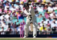 Cricket-Rain delays start of final day of South Africa-Australia test