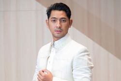 Actor Arya Saloka prepared for 2 months to play Ustaz Adam in Indonesian remake of ‘Munafik’