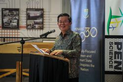 Explain Waze restriction to motorists, urges Chow