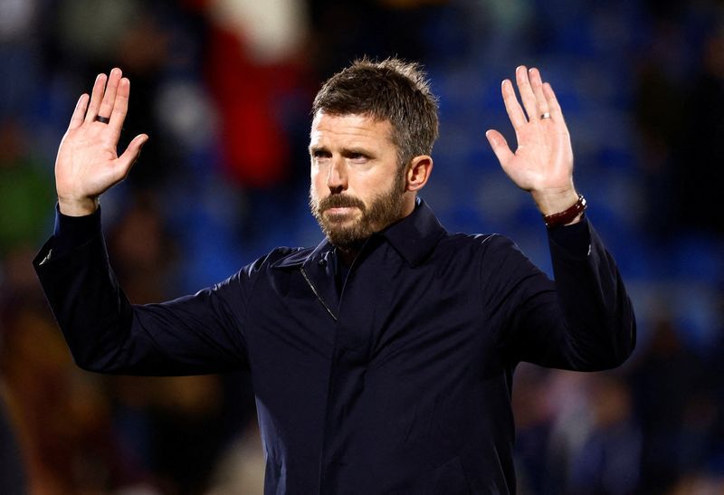 Soccer-Carrick accepts blame for United slump, backs himself to turn things around