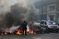 Soccer-French league moves PSG-Lyon clash as Paris braces for fresh protests